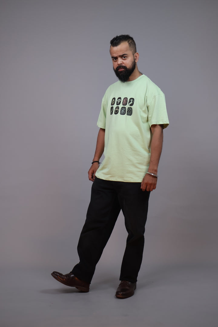 Weekend Wanderer Oversized T-Shirt Male